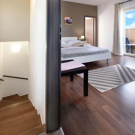بيت للعطل Private Mit Panoramablick By Interhome Tinjan