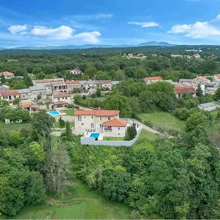 Private Mit Panoramablick By Interhome بيت للعطل *