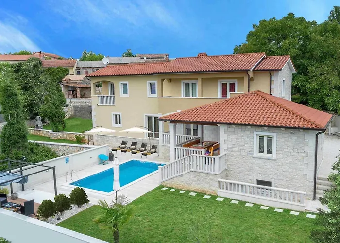 Private Mit Panoramablick By Interhome Vikendica