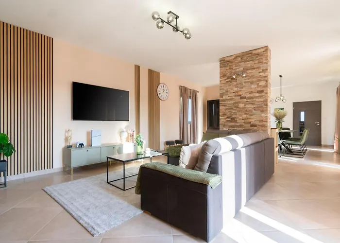 Private Mit Panoramablick By Interhome Vikendica *