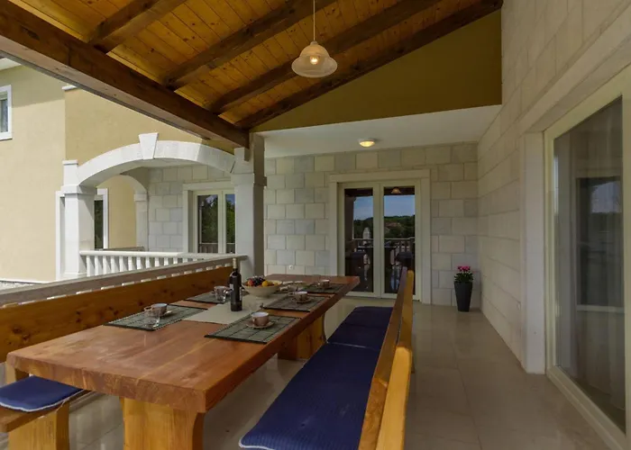 Private Mit Panoramablick By Interhome Vikendica