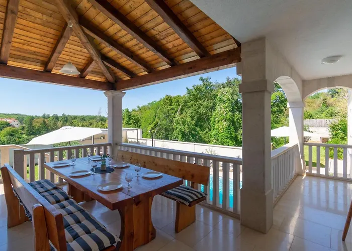 Vikendica Private Mit Panoramablick By Interhome *