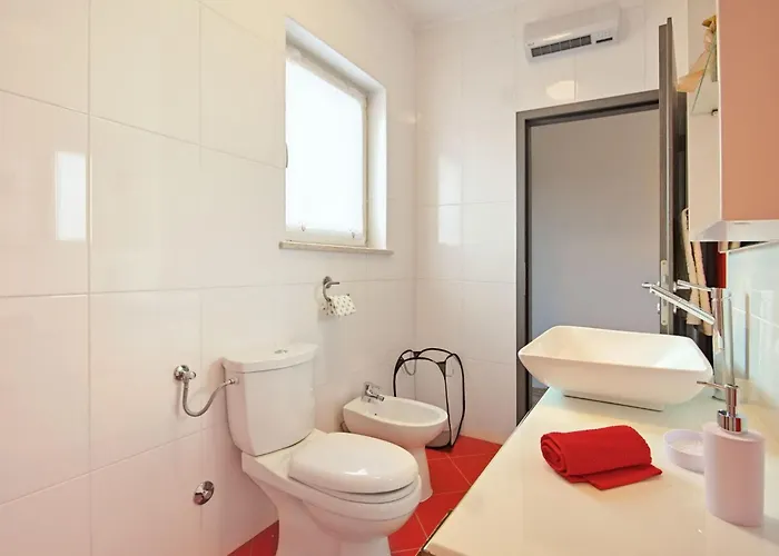 Vikendica Private Mit Panoramablick By Interhome