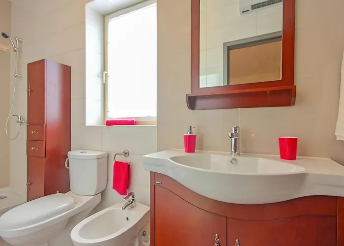 Vikendica Private Mit Panoramablick By Interhome *