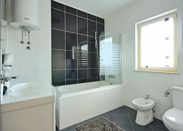 Private Mit Panoramablick By Interhome Vikendica