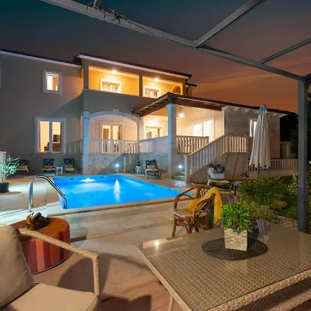 Private Mit Panoramablick By Interhome Σπίτι διακοπών