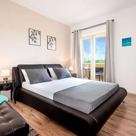 Private Mit Panoramablick By Interhome Feriehus Tinjan