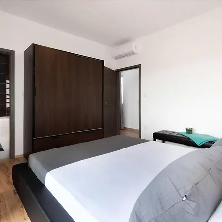 Private Mit Panoramablick By Interhome Feriehus