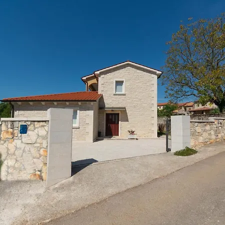Private Mit Panoramablick By Interhome Tinjan